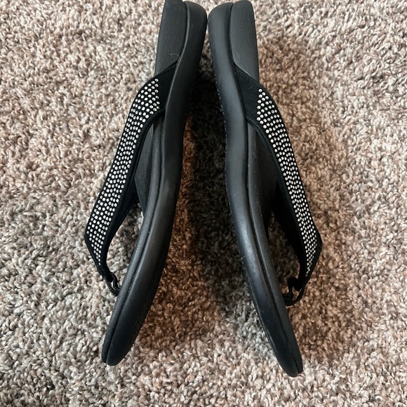 Vionic Women Sandals - Picture 5 of 5